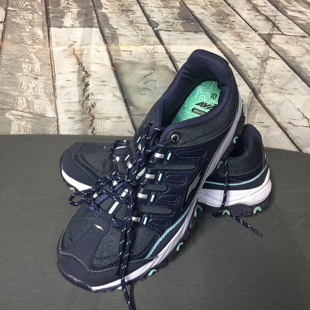 Avia Navy blue and teal size 10 sneakers